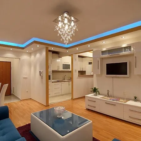 Queen's Apartman Apartment *